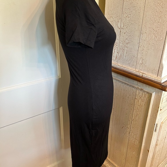 Black T-Shirt Style Midi Dress - Picture 7 of 9